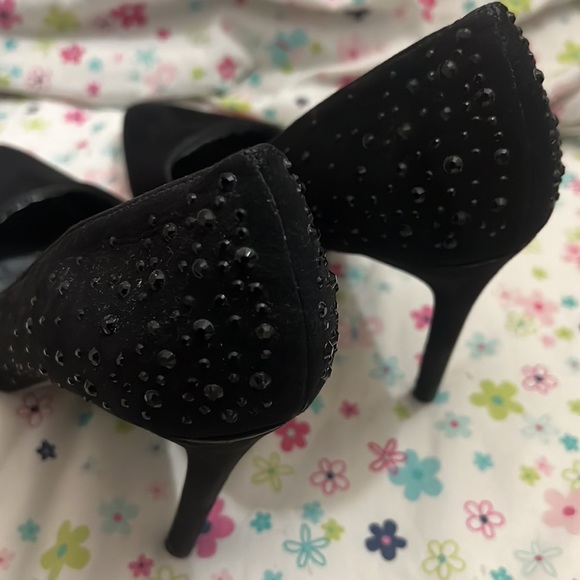 Heels - Picture 4 of 6